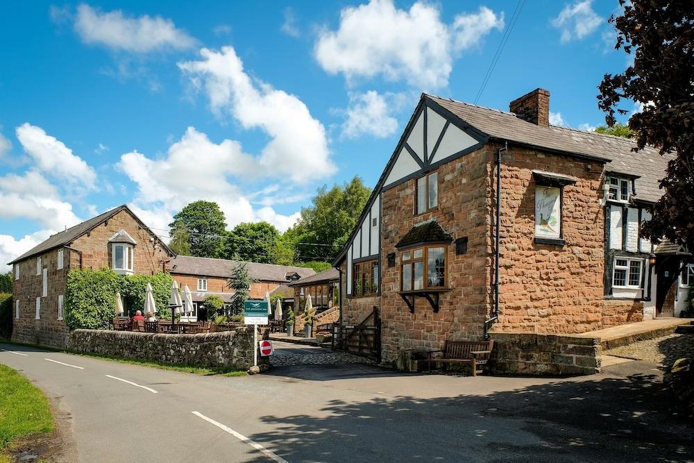 The Pheasant Inn Higher Burwardsley Extérieur photo