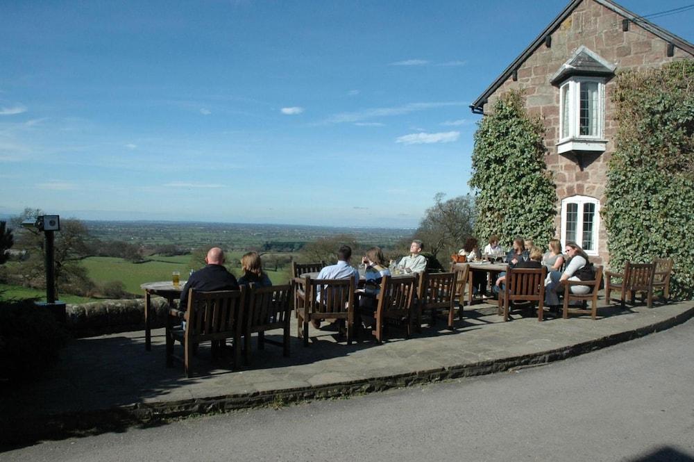 The Pheasant Inn Higher Burwardsley Extérieur photo