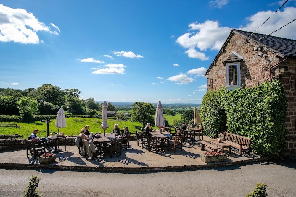 The Pheasant Inn Higher Burwardsley Extérieur photo