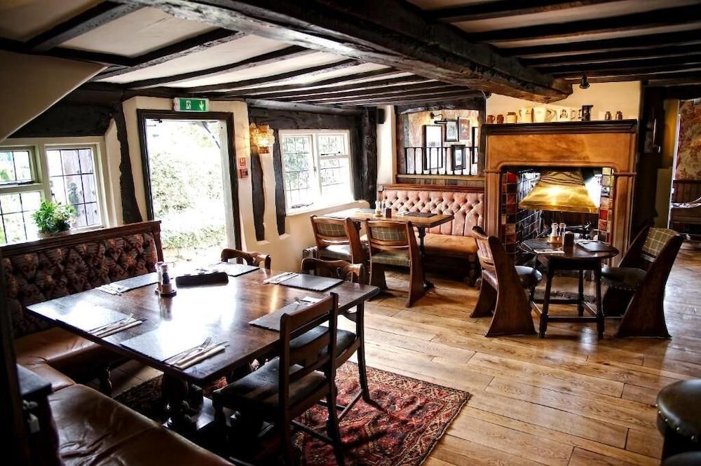 The Pheasant Inn Higher Burwardsley Extérieur photo