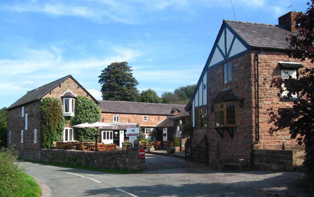 The Pheasant Inn Higher Burwardsley Extérieur photo