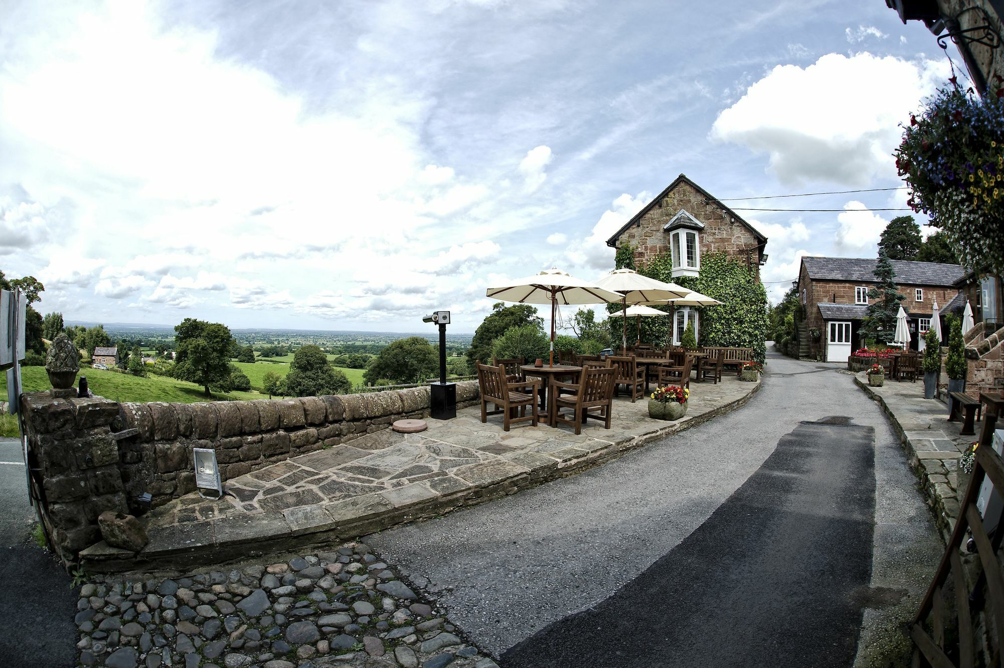 The Pheasant Inn Higher Burwardsley Extérieur photo